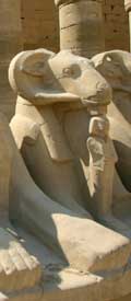 der ägyptische Gott Amun als Widdersphinx